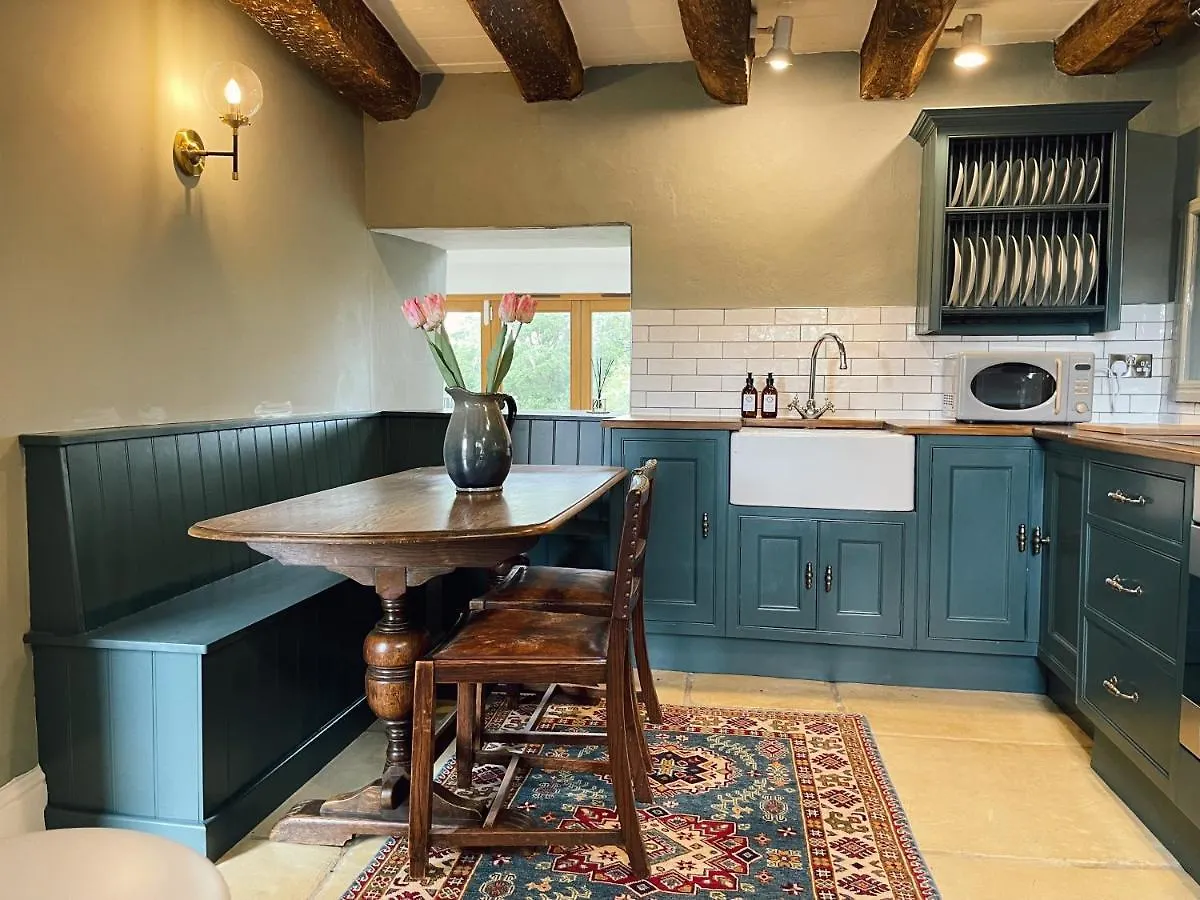 The Little Chantry - Hot Tub, Riverside, Pet Friendly West Tanfield 0*,  Royaume-Uni